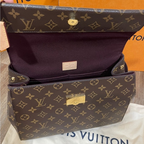 ☀️Louis Vuitton Cluny MM - Picture 4 of 9